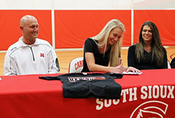 South Sioux City standout signs to play basketball at Northeast
